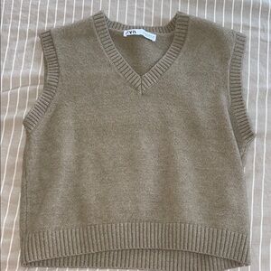 Zara Women's V-Neck Sweater Vest in Taupe